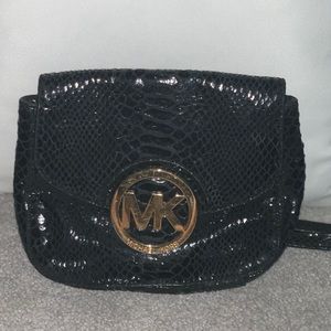 Crossbody Michael Kors purse
